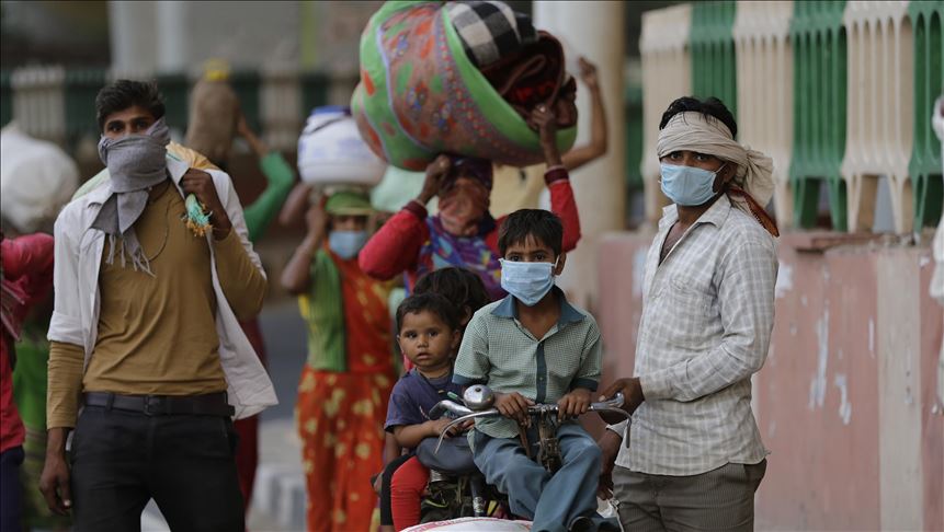 Pandemic hits India's poorest trying to return home
