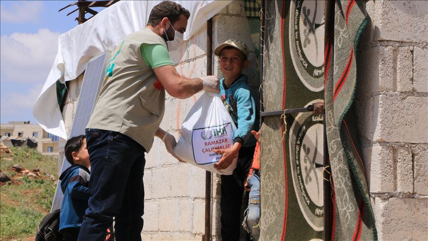 تركيا تقدم مساعدات غذائية لـ 3500 أسرة في عفرين السورية