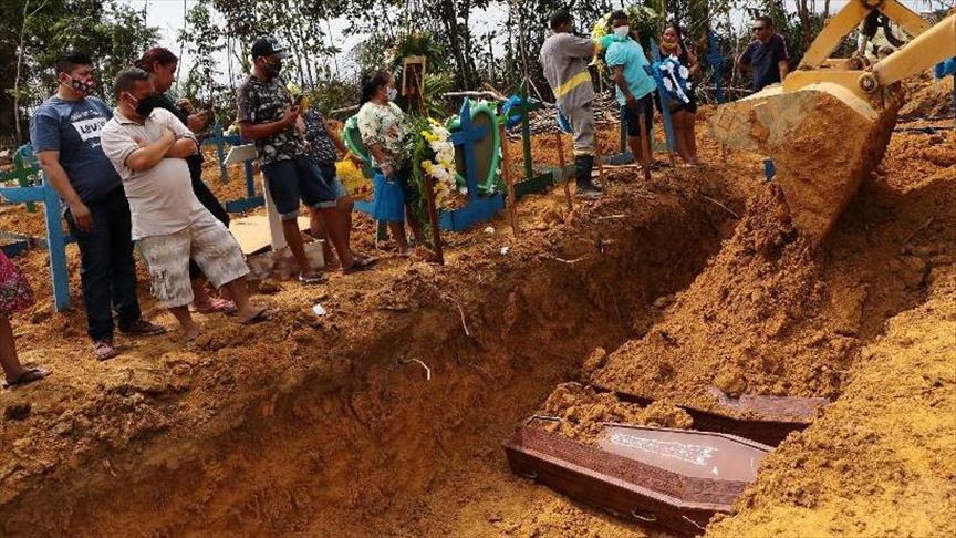 Nuevo récord de muertes por COVID-19 en Brasil, con 881 fallecimientos 