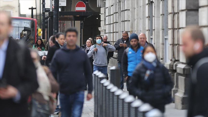 İngiltere'de Kovid-19 nedeniyle ölenlerin sayısı 33 bini aştı