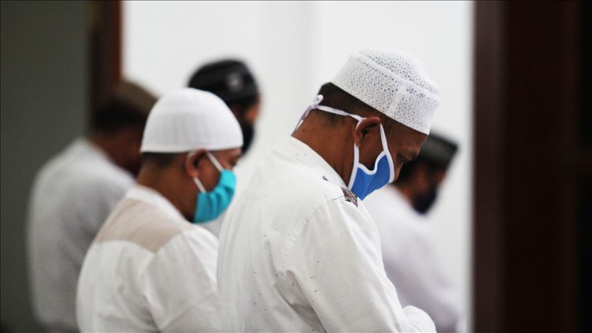 Dijetarët indonezianë lejojnë faljen e namazit të Bajramit në shtëpi