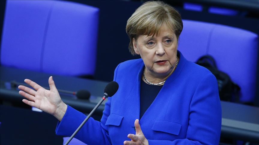 Merkel acusa a Rusia de ataque cibernético en su oficina