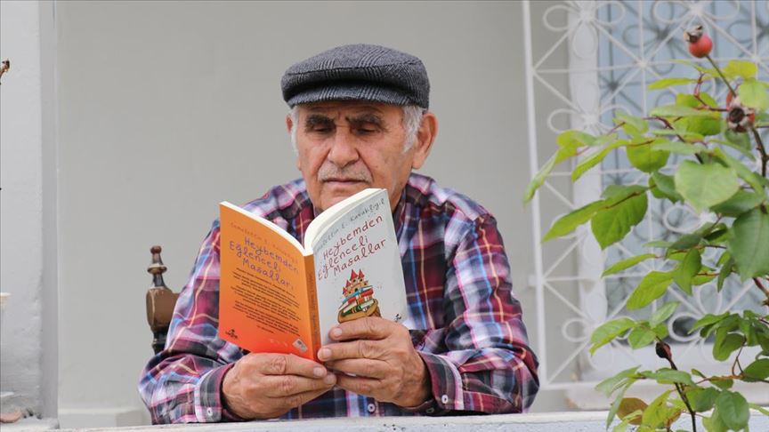 Masalci Dede Yarim Asirda Derledigi Masallari Cocuklara Telefonda Anlatiyor