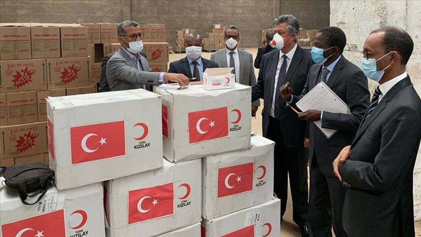 Türk Kızılayından Kovid-19 ile mücadelede Moritanya'ya maske yardımı