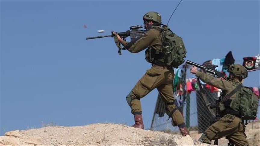 Israeli army shoots man crossing border from Lebanon