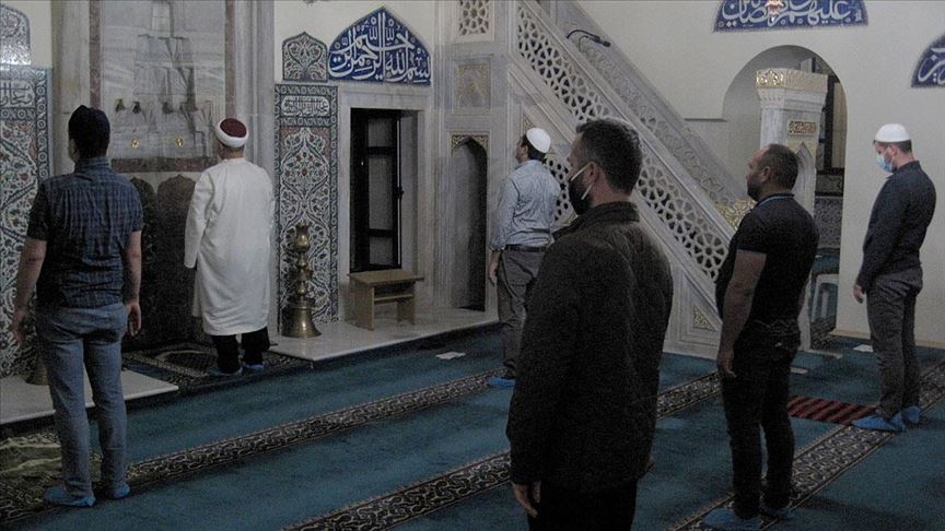 Batı Trakya'da camiler yeniden ibadete açıldı