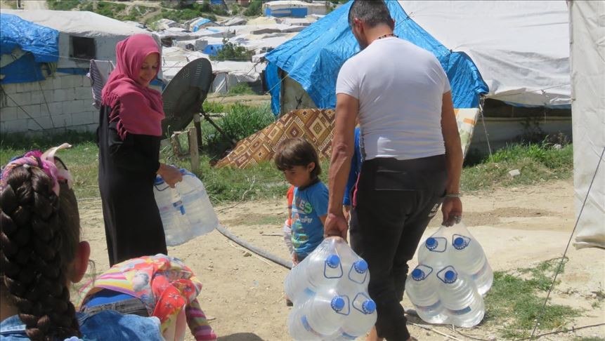 Syrie: Des associations turques acheminent 7 camions d'aide humanitaire à Idleb