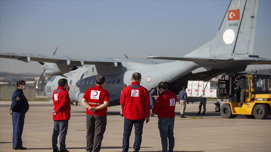 طائرة  مساعدات طبية تركية تصل تونس