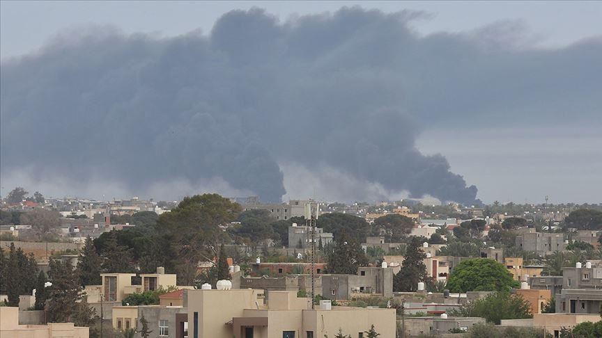 Правительственная авиация нанесла 5 ударов по авиабазе в Ливии
