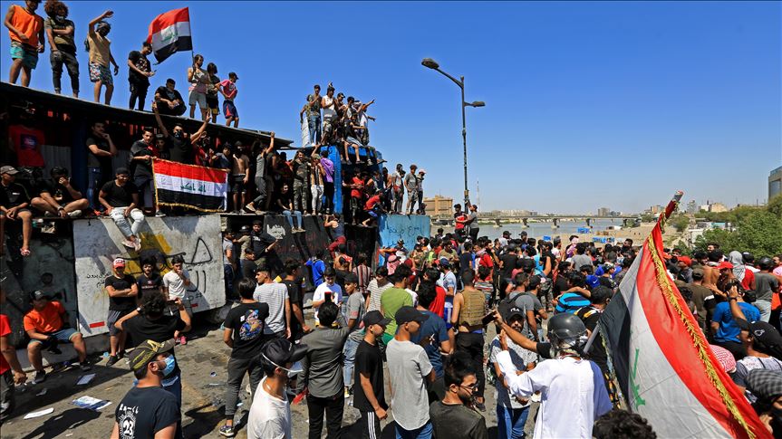 Iraqi protesters storm Saudi channel HQ in Baghdad