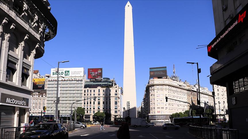 Argentina supera los ocho mil contagios por COVID-19