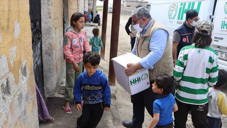 المساعدات التركية.. بركة موائد نازحي الشمال السوري خلال رمضان