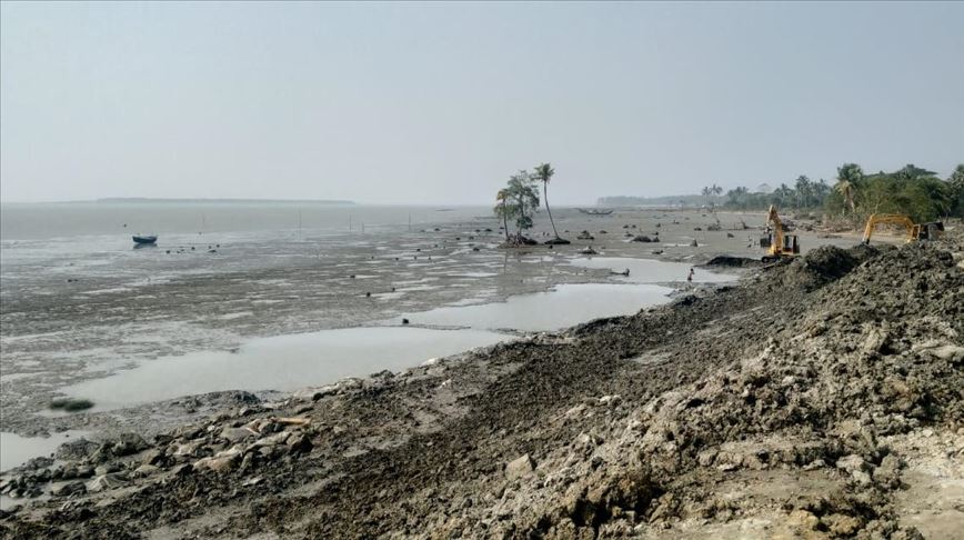 Super cyclone to sweep over Bangladesh, India