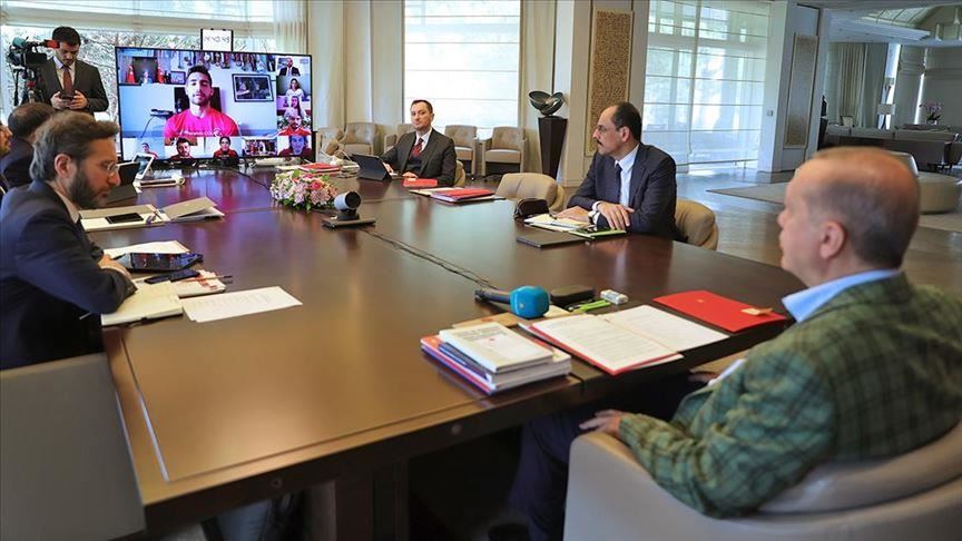Turkish president meets with youngsters via video link