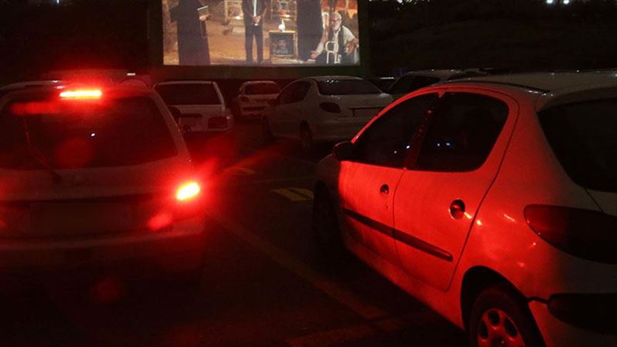 Drive-in cinemas make comeback in France
