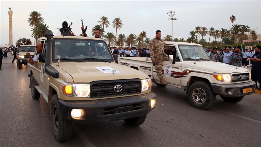 Libya ordusu Trablus'un güneyindeki Esabia kentine doğru ilerliyor