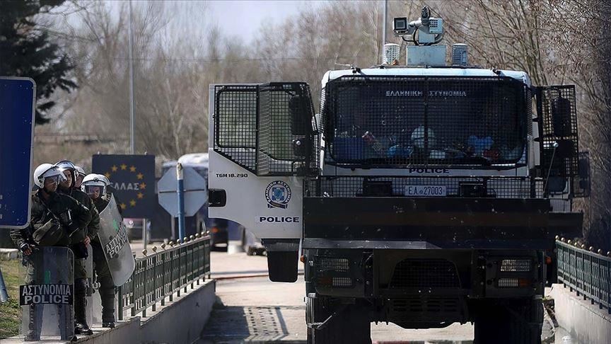 Greek police forcing asylum seekers into Turkey: Report