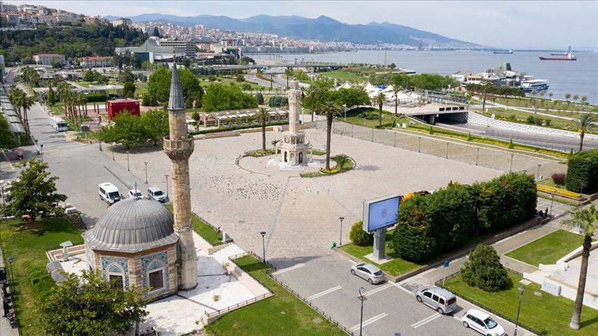 İzmir’de merkezi ezan sistemi uygulamasına geçici bir süreyle son verildi