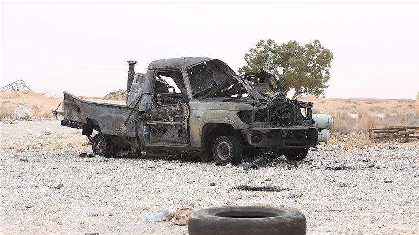 Libya ordusu Vişke'de Hafter milislerine ait zırhlı araçları vurdu