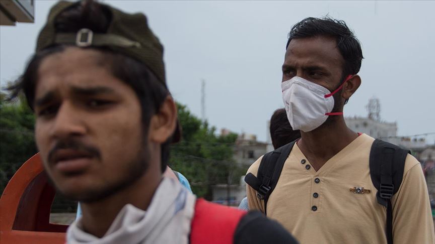 Hindistan'da Kovid-19 vaka sayısında en fazla günlük artış kaydedildi