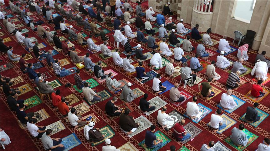 Gaza, falet namazi i parë i xhumasë pas ndërprerjes dymujore për shkak të pandemisë