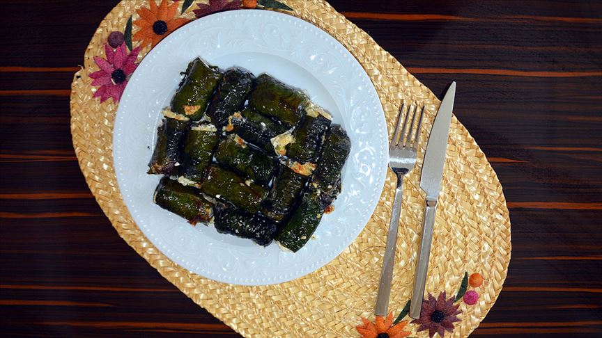 Bayburt'un tescilli yemeği 'lor dolması' iftarları şenlendirdi