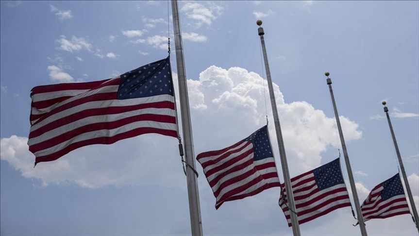 Kenang korban Covid-19, AS kibarkan bendera setengah tiang
