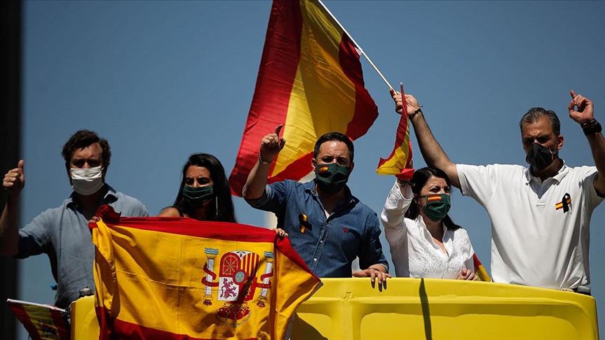 Con gritos de 'libertad' partido Vox colmó las calles de España en medio de la pandemia