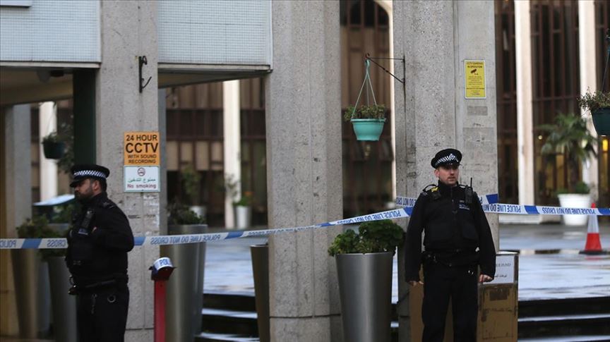 Reino Unido acusa a cinco personas de asesinato de mujer musulmana en un tiroteo