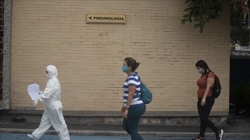 Virus korona menewaskan lebih dari 22 ribu orang di Brasil