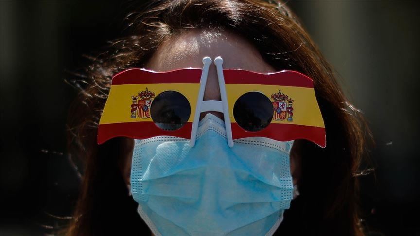 Spain gears up to ease measures amid 70 more deaths