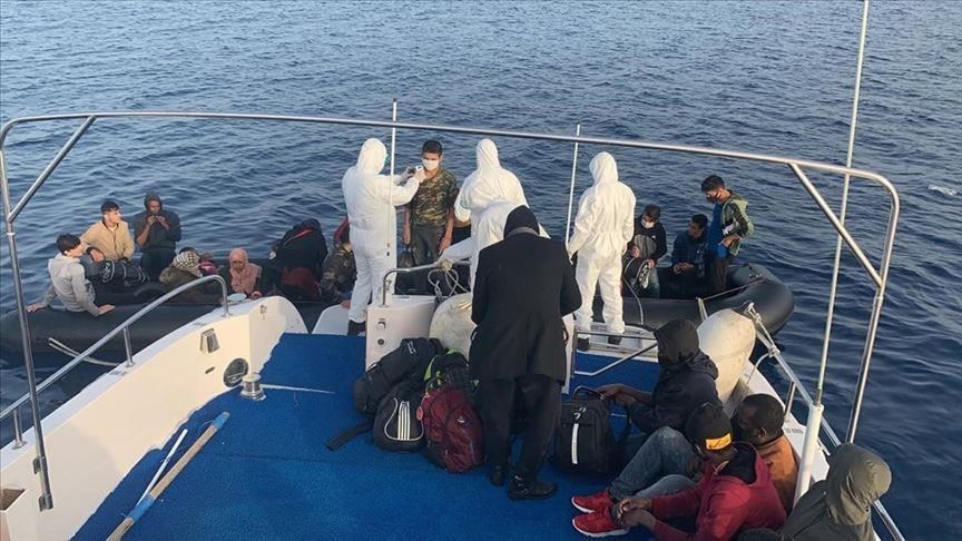 У берегов Турции спасены 40 беженцев, выдворенных из вод Греции