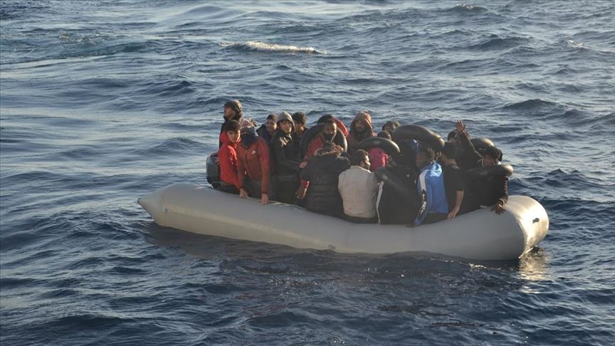 A pesar de la pandemia Guardia costera turca logra rescatar a refugiados expulsados de Grecia 