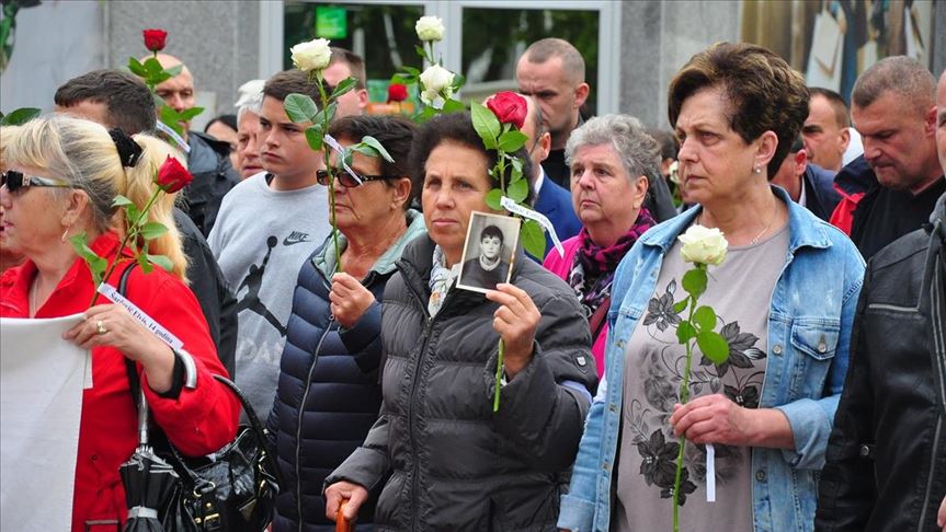 U Prijedoru 31. maja obilježit će se Dan bijelih traka: 102 ruže u znak sjećanja na ubijenu djecu
