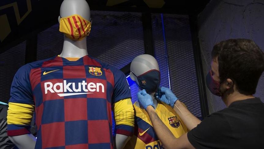 Barcelona begins selling face masks amid coronavirus
