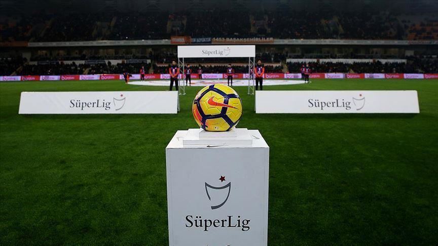 Football pundit slams resumption of Turkish leagues