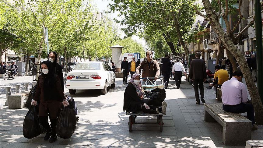 İran'da Kovid-19 nedeniyle ölenlerin sayısı 7 bin 627'ye yükseldi