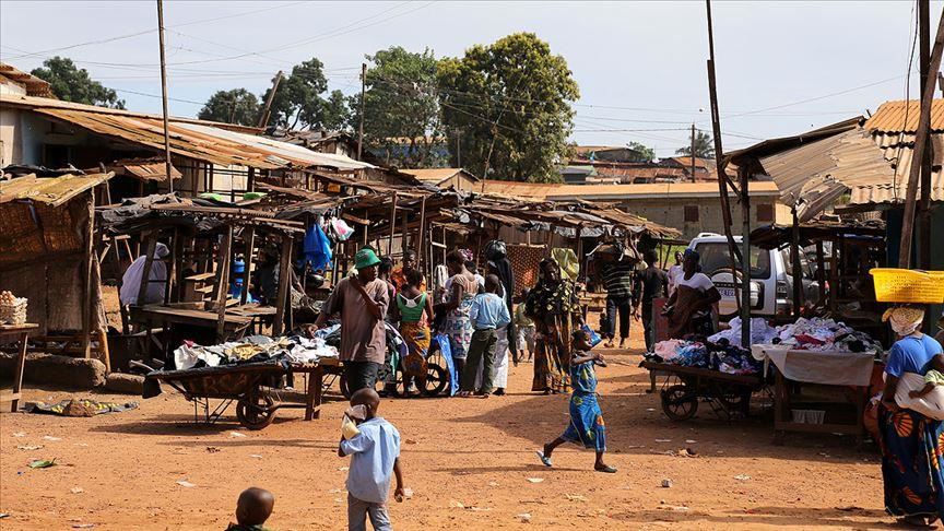 Hundreds flee from virus quarantine center in Malawi
