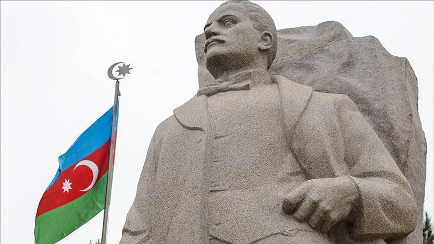 Азербайджан празднует 102-летие со дня образования АДР