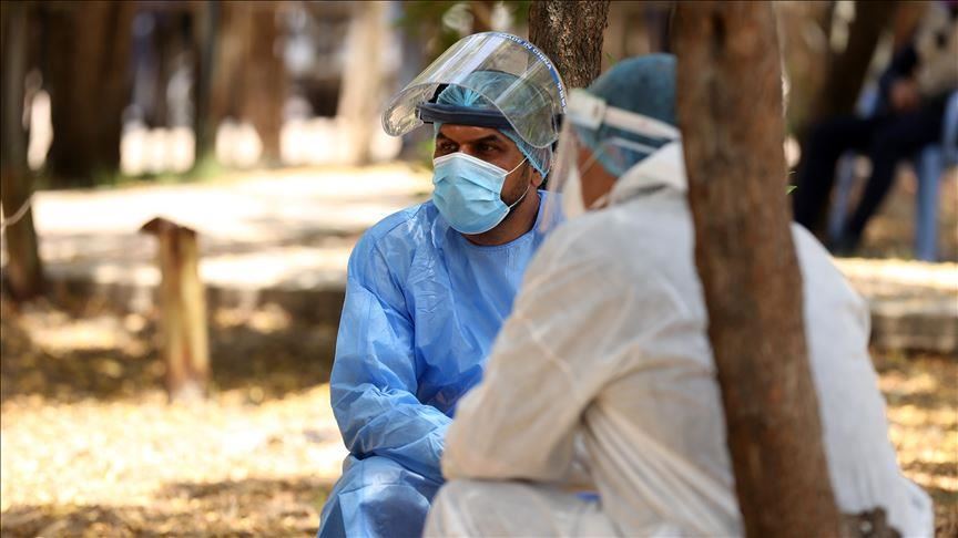 وفاة 20 طبيبا يمنيا أثناء تصديهم لكورونا