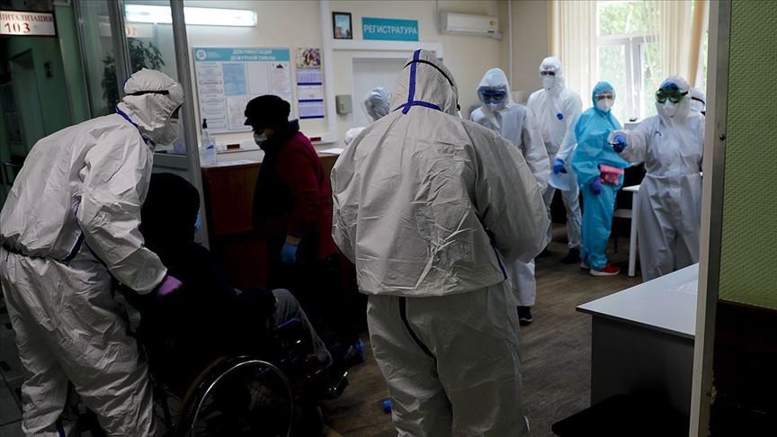 В России за сутки из-за коронавируса умерло более 230 человек