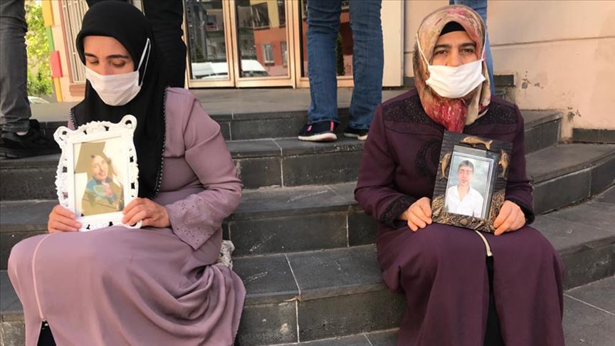 تركيا.. أمهات ديار بكر يواصلن الاعتصام لليوم الـ272
