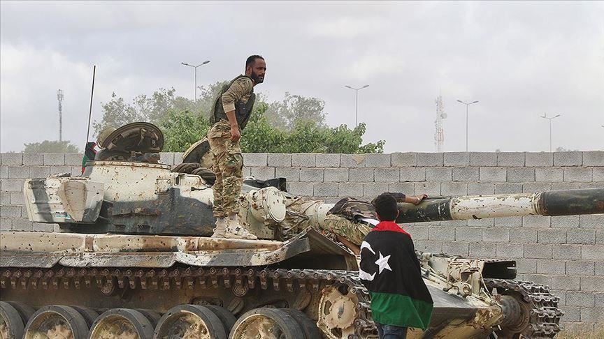 Армия Ливии проводит операцию по освобождению аэропорта Триполи