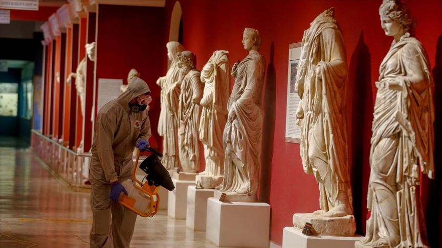 Antalya Müzesi açılış hazırlıklarında 'Kovid-19' hassasiyeti
