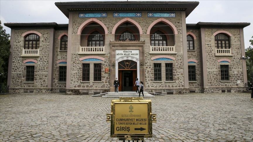 Kültür ve Turizm Bakanlığına bağlı 300'ü aşkın müze ve ören yeri ziyaretçilerini bekliyor