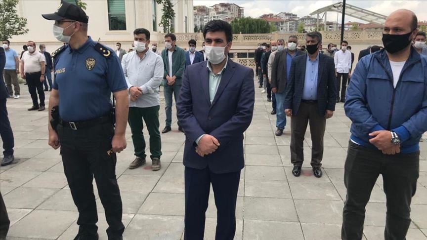 Turquie : Tué pour avoir demandé de respecter l'appel à la prière