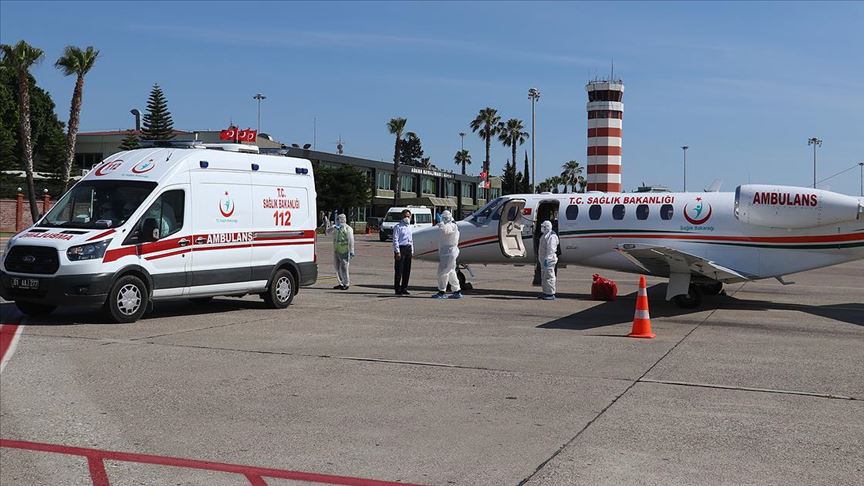 Kovid-19 hastası Türk vatandaşı ambulans uçakla Rusya'dan yurda getirildi