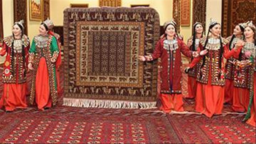 В Туркменистане отметили Праздник ковра 