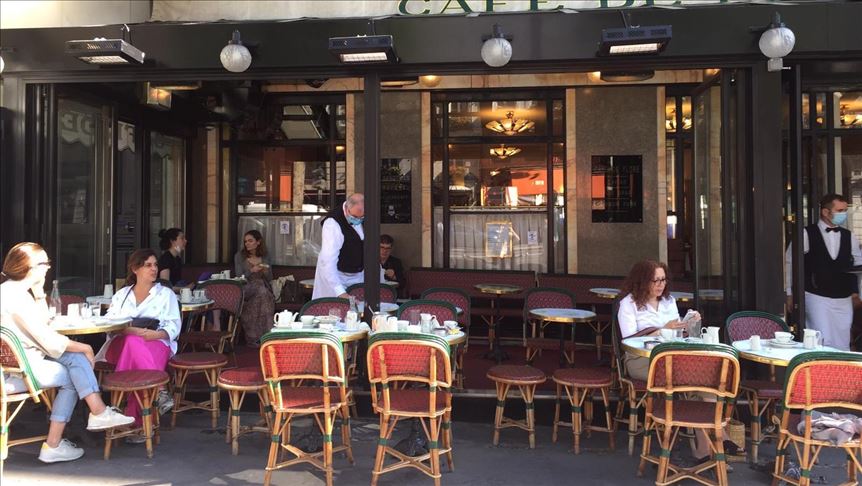 French cafe culture alive as virus restrictions lifted French cafe culture alive as virus restrictions lifted