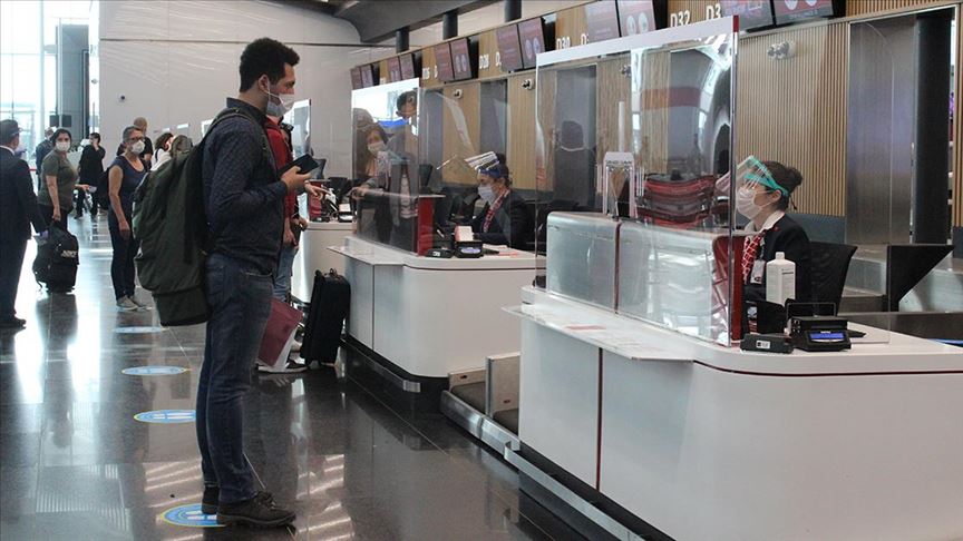 İstanbul Havalimanı'nda tarifeli seferler normalleşmenin ikinci gününde de sürüyor